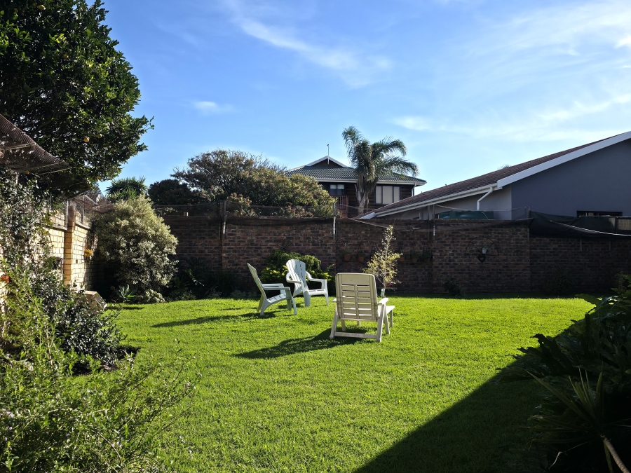 3 Bedroom Property for Sale in Wavecrest Eastern Cape